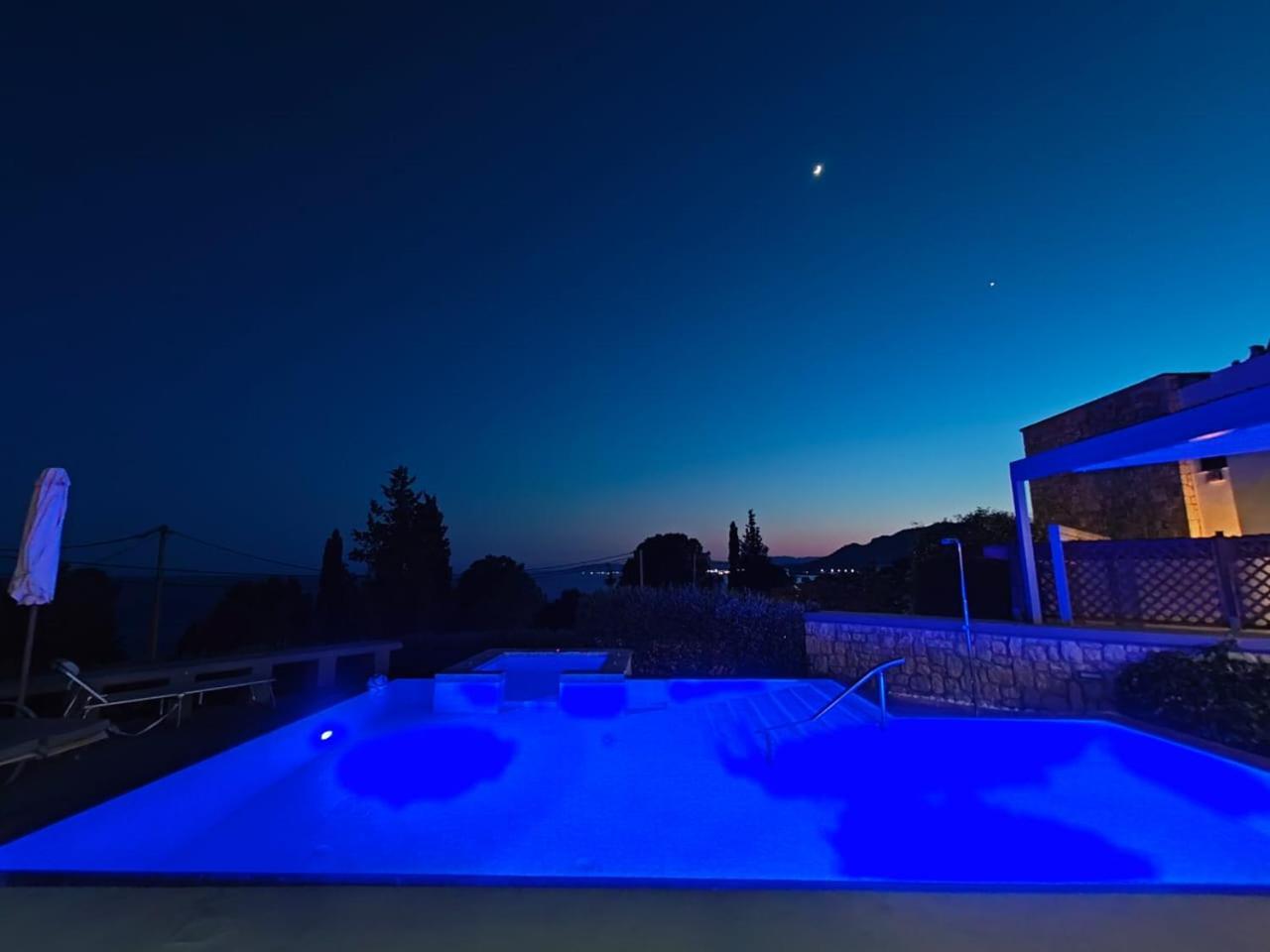 Villa Costamare - Enjoy Lazy Days On The Private Pool-Jacuzzi Pefki  ภายนอก รูปภาพ