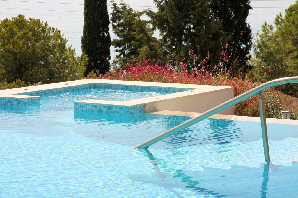 Villa Costamare - Enjoy Lazy Days On The Private Pool-Jacuzzi Pefki  ห้อง รูปภาพ